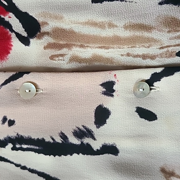 Dressbarn woman's button up shirt size 2X. - Picture 4 of 8